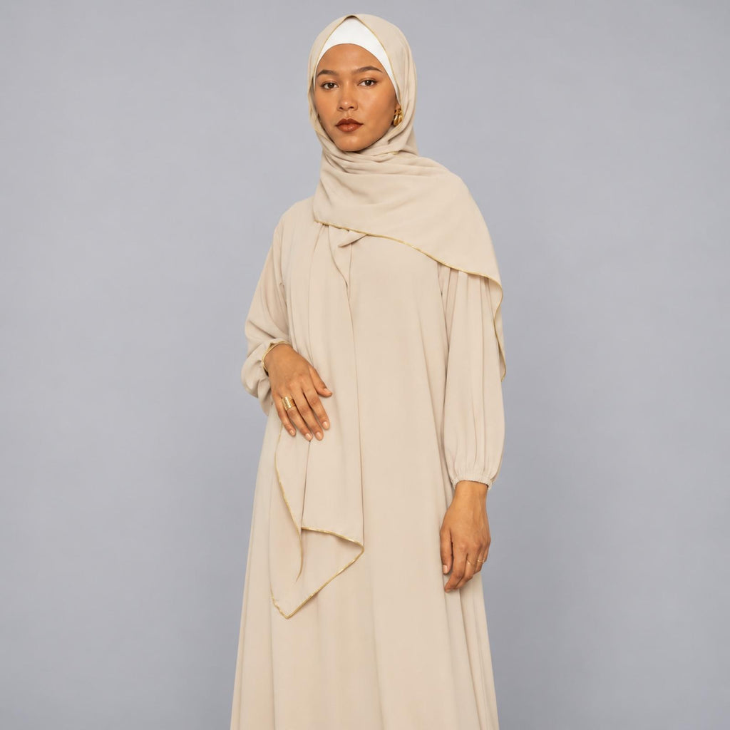 Abaya grandes tailles beige avec châle Modèle Camila