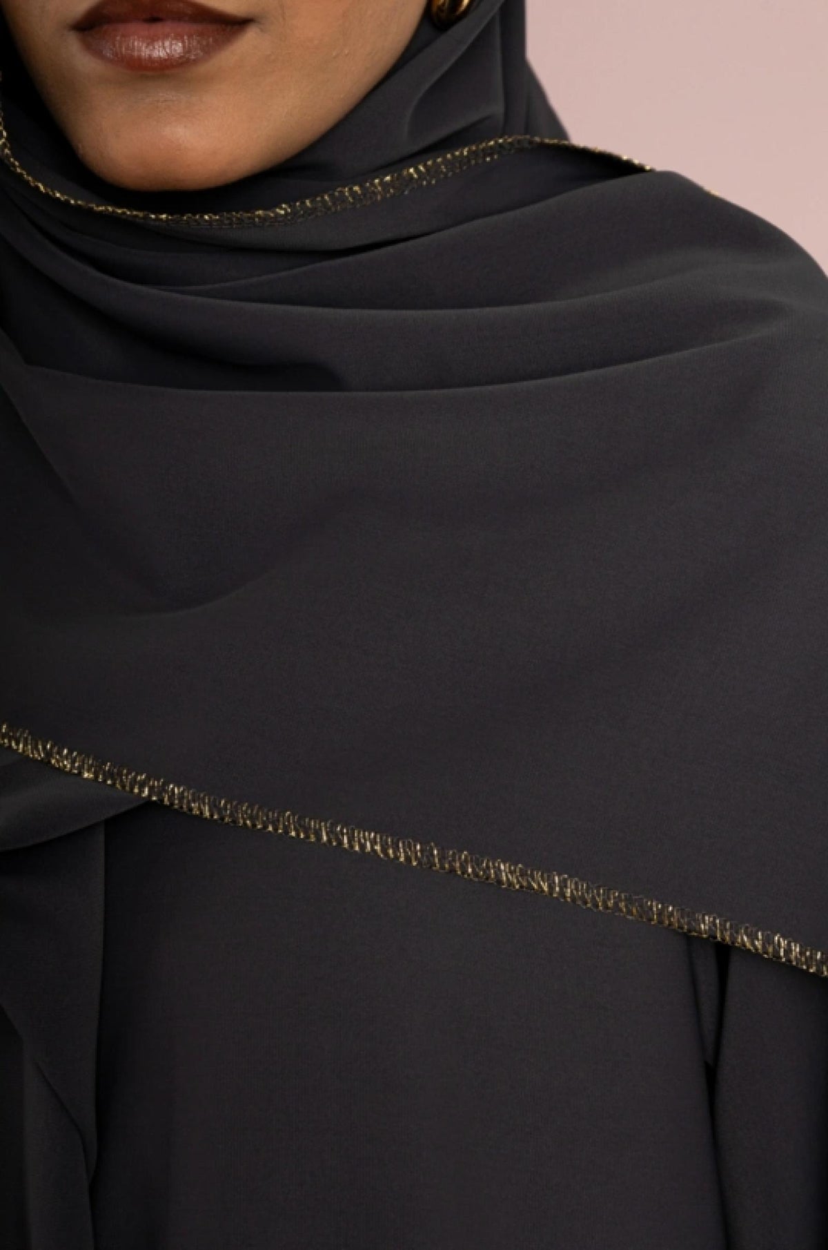 Abaya grandes tailles noire avec châle Modèle Camila - Santa Mode - vue 5