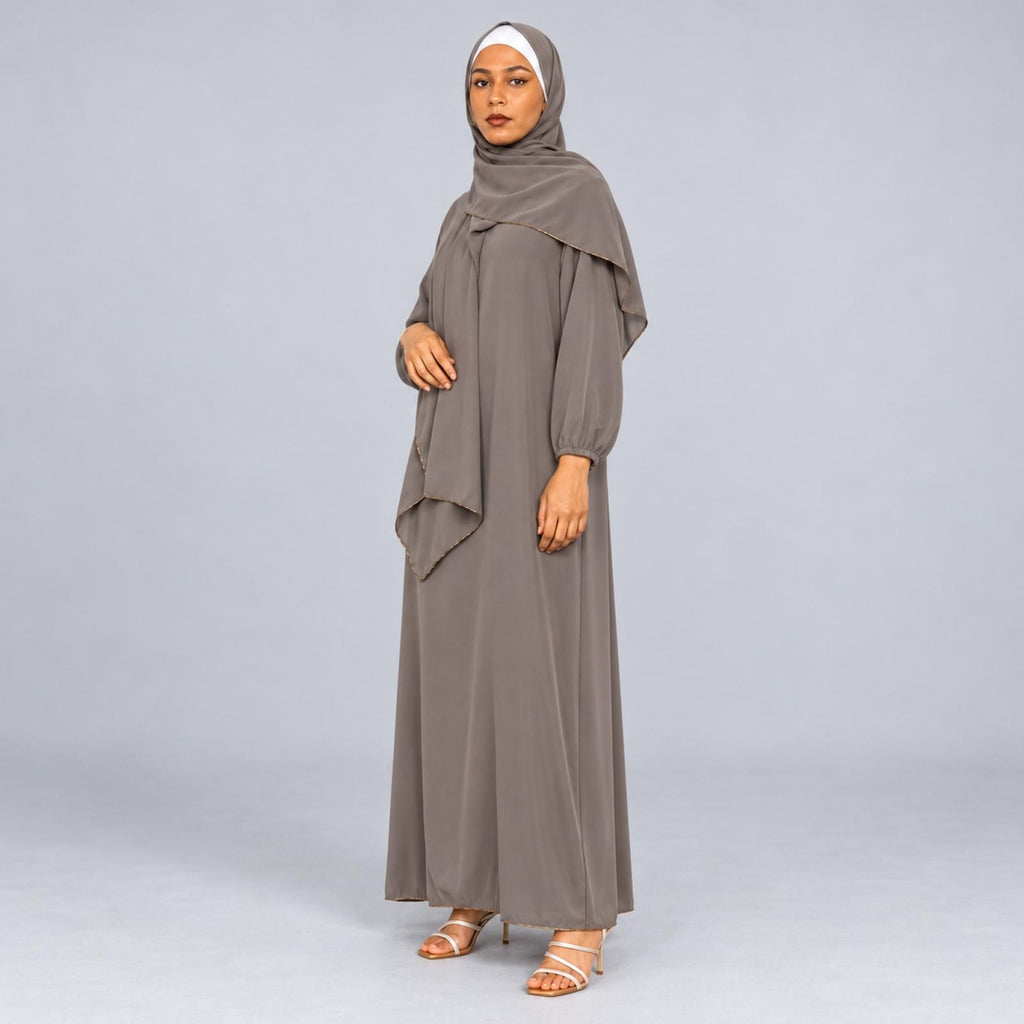 Abaya grandes tailles taupe avec châle Modèle Camila