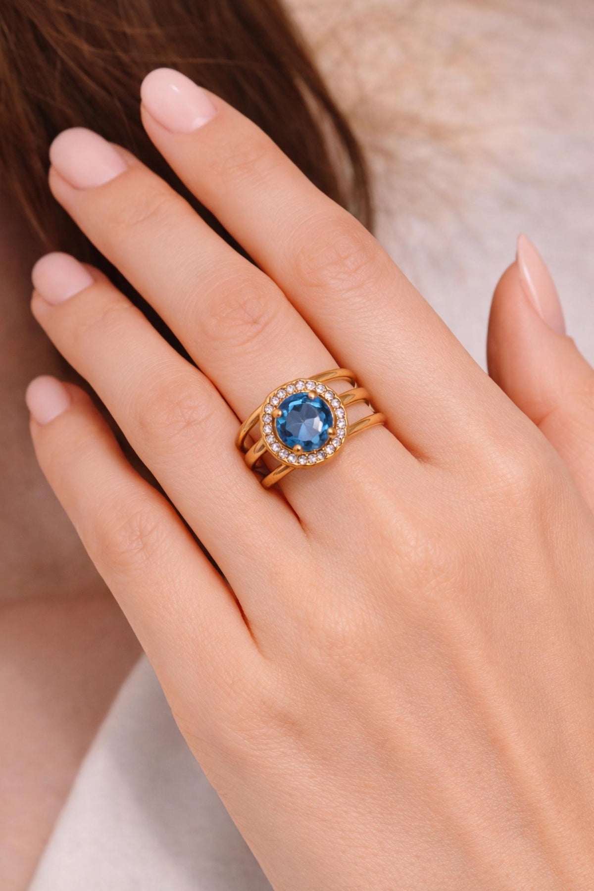 Bague Saphira Bleu et Dorée