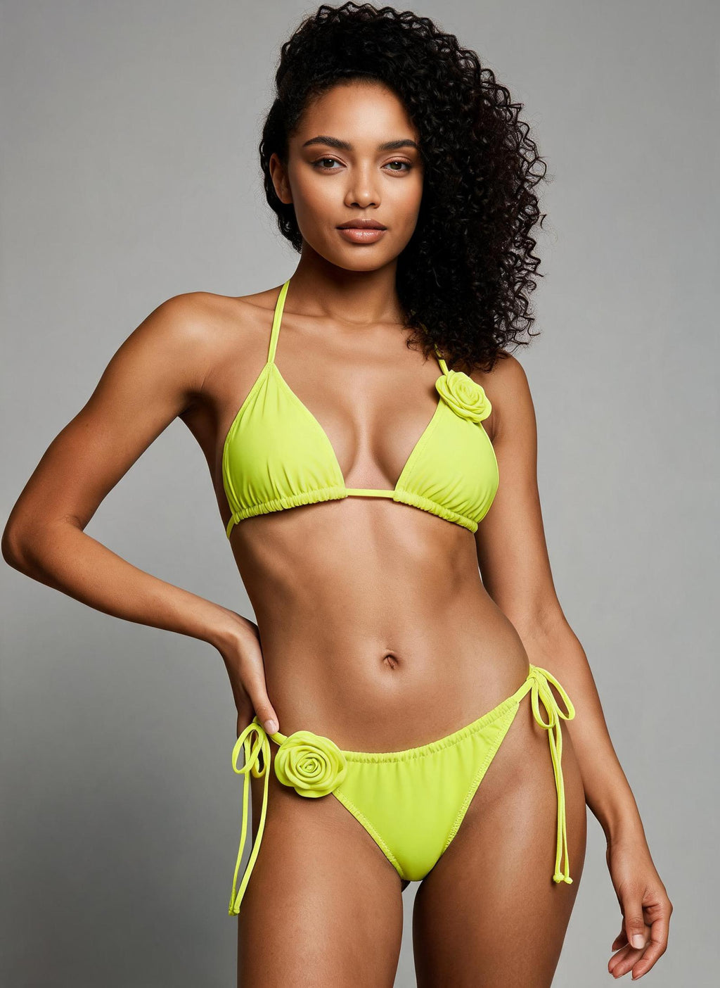 Bikini jaune triangle à fleurs en relief Modèle Ysalis