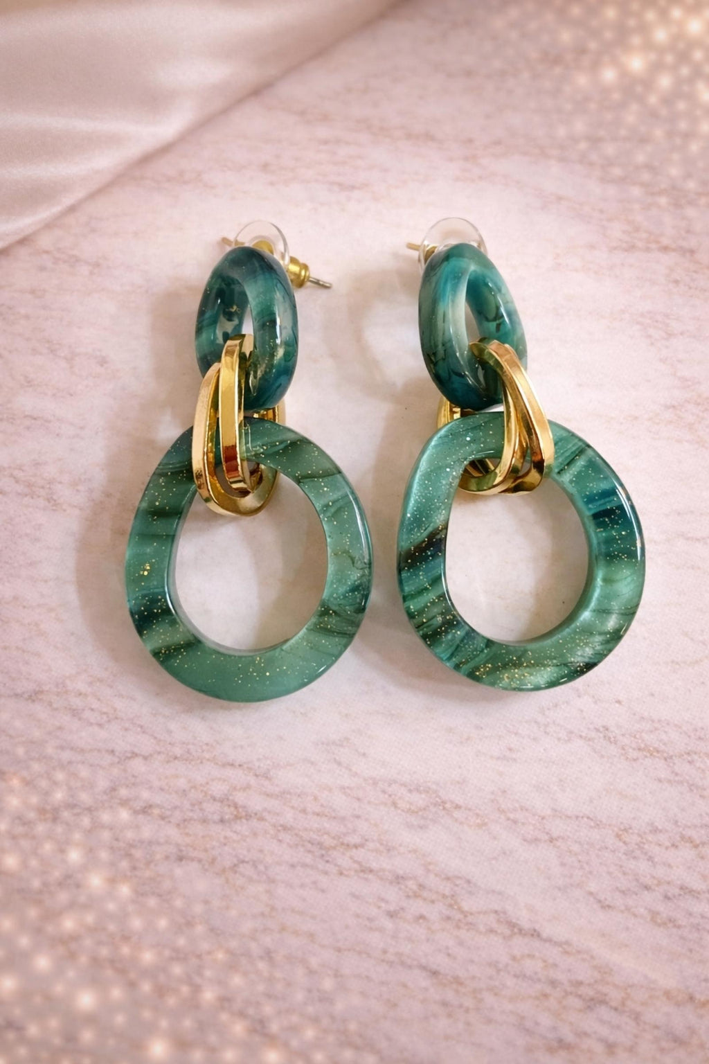 Boucles d'oreilles Anneaux superposés Vert marbré pailleté