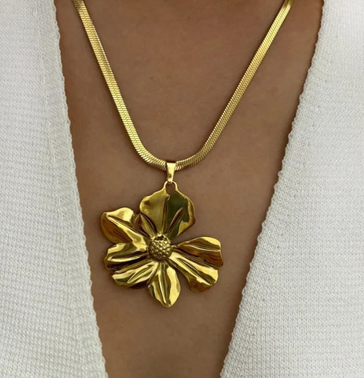Collier fleur doré