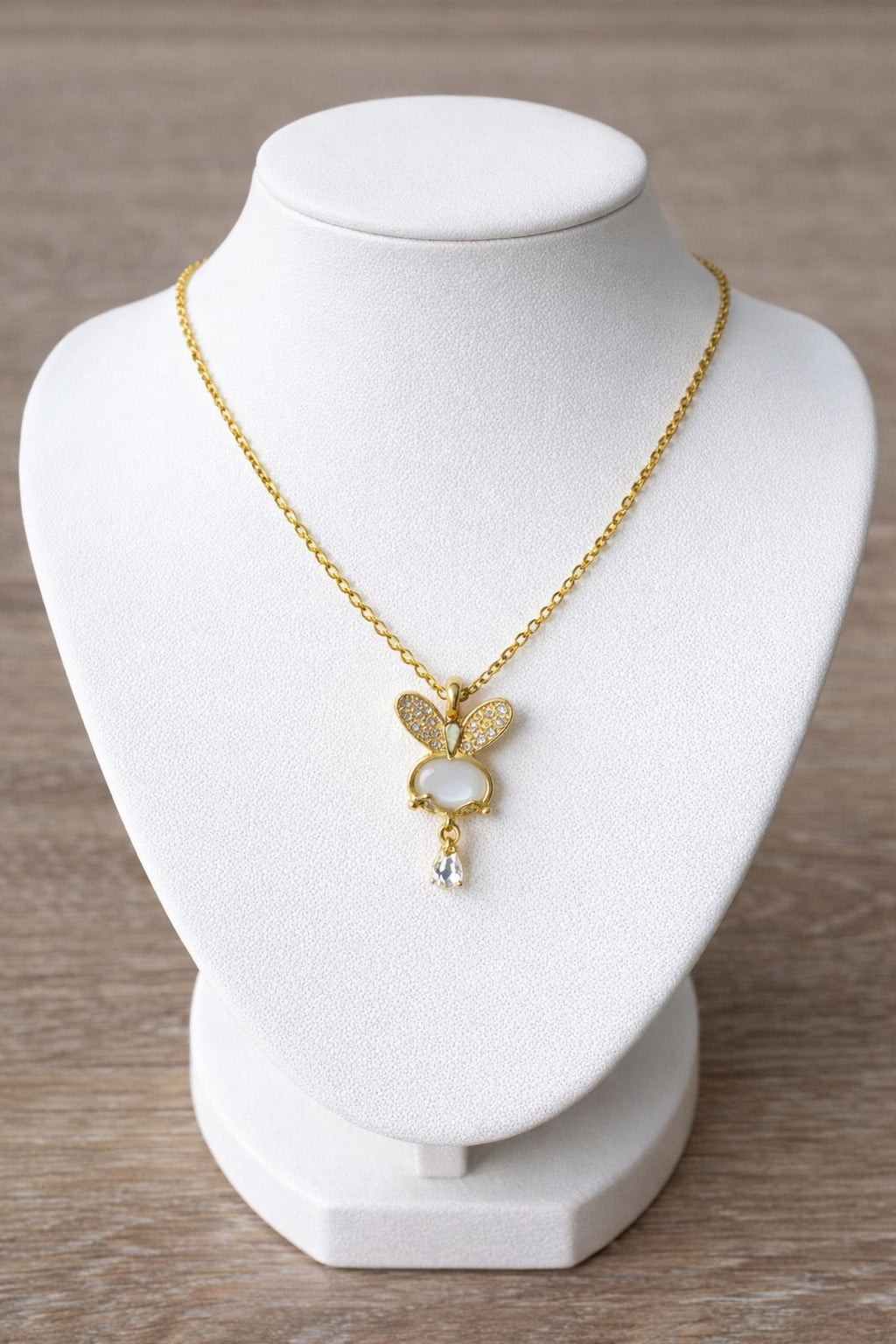 Collier lapin doré