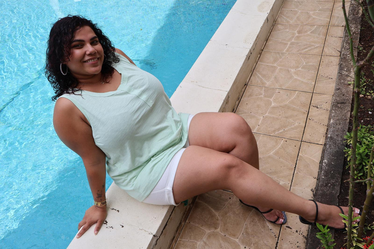 Débardeur vert d’eau à patte décorative Modèle Laura - Santa Mode