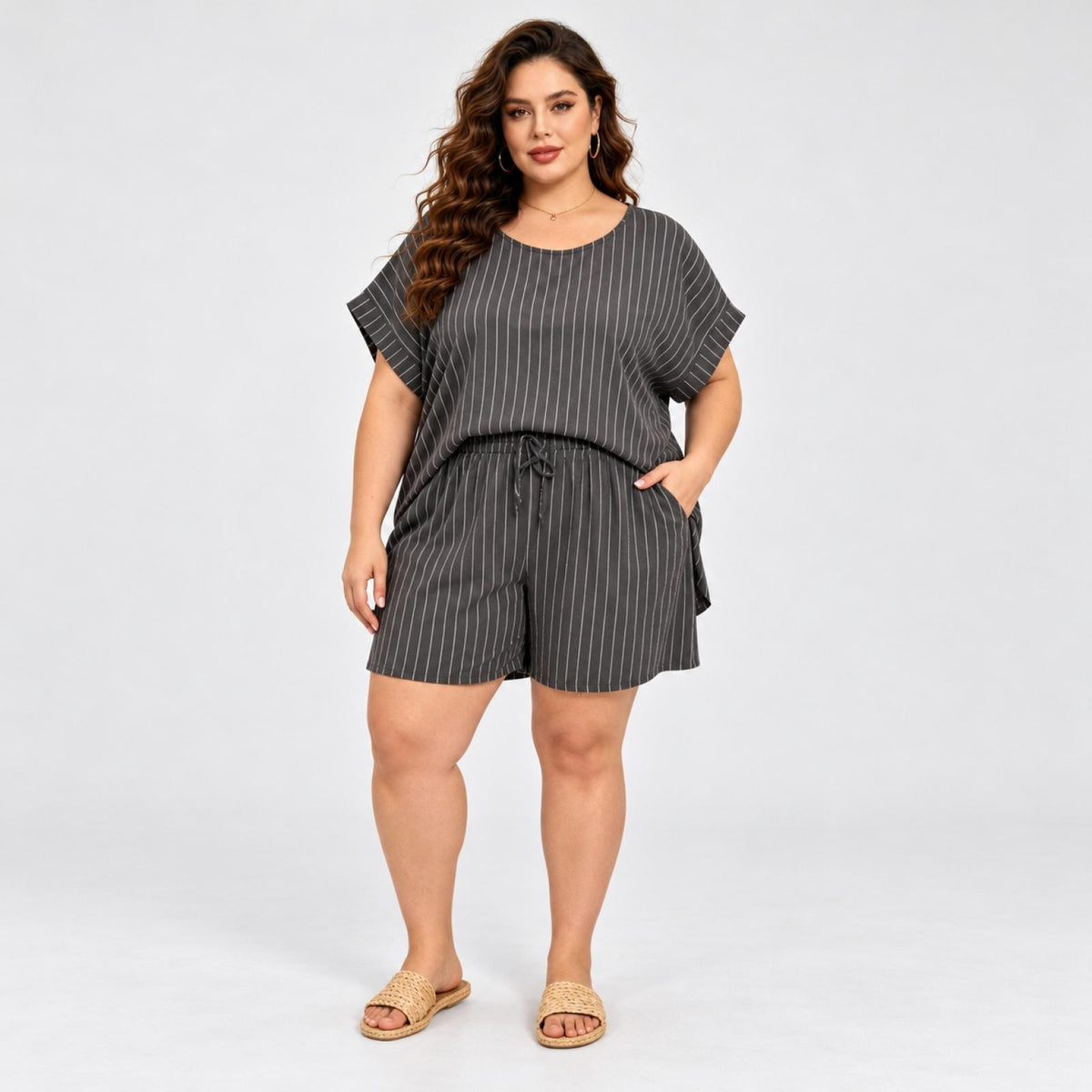 Ensemble grandes tailles noir top ample et short rayé Modèle Miya