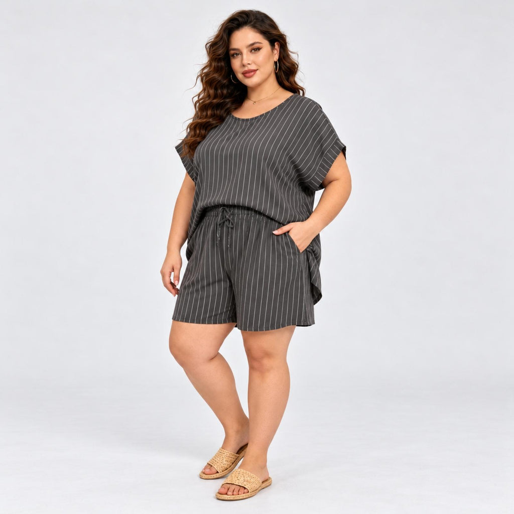 Ensemble grandes tailles noir top ample et short rayé Modèle Miya - vue 4