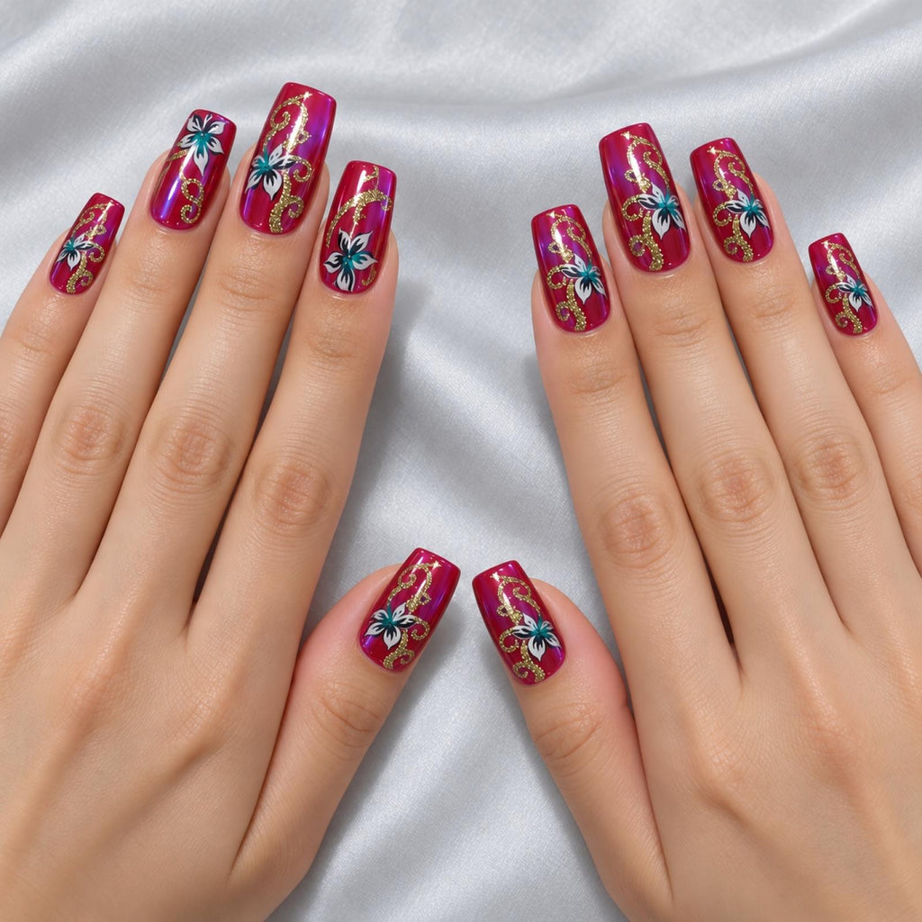 Faux ongles bordeaux à fleurs et arabesques dorées