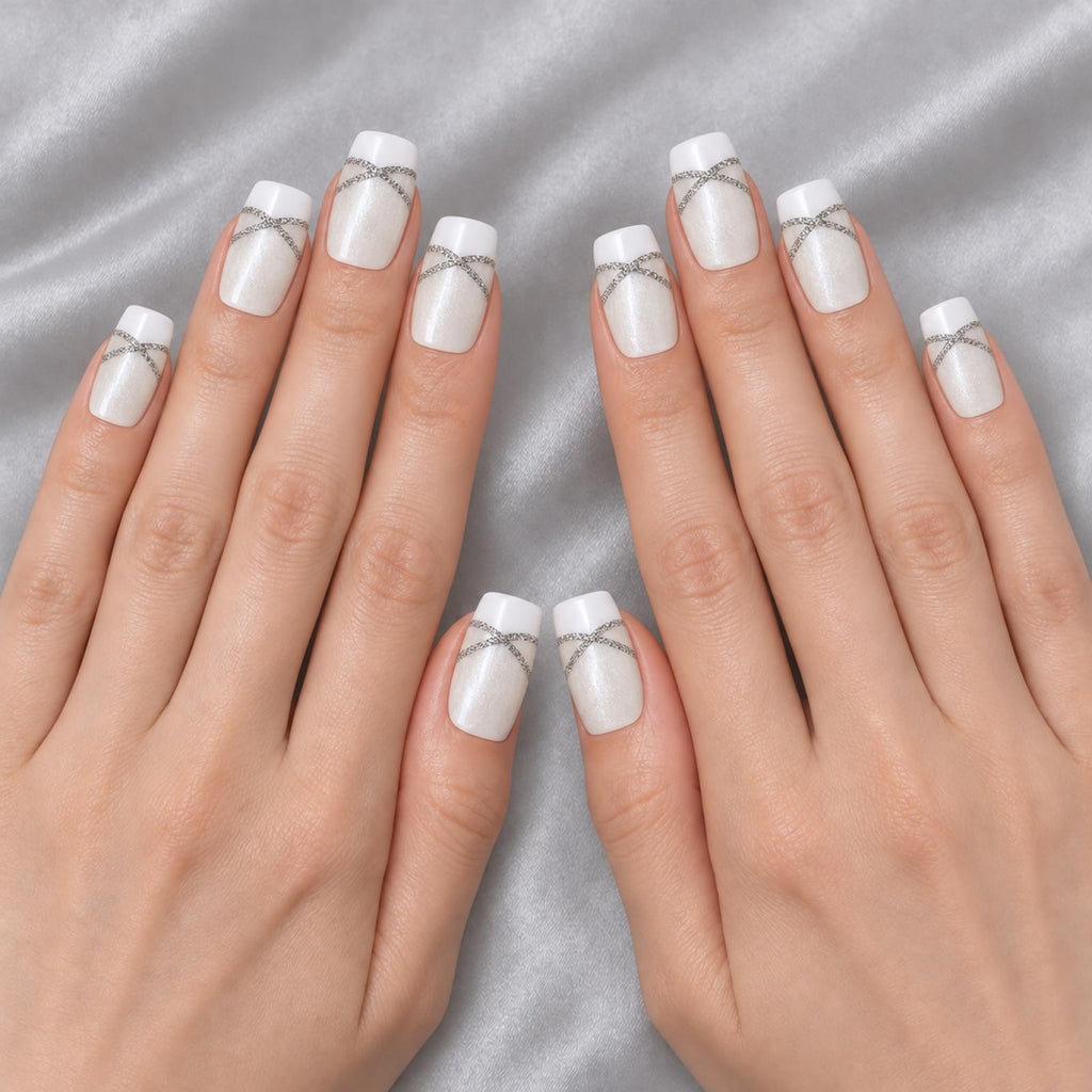 Faux ongles nacrés à courbes argentées - vue 4