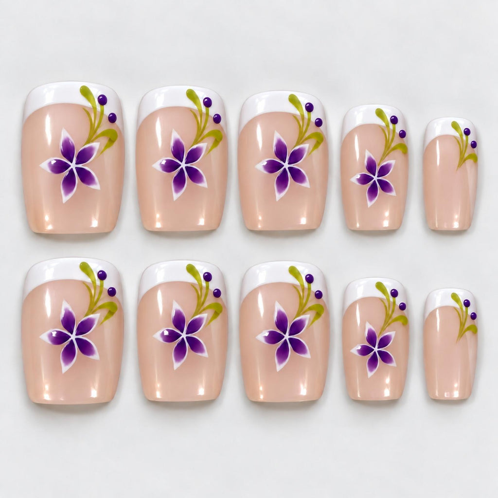 Faux ongles nacrés à fleurs violettes et courbes dorées - vue 3