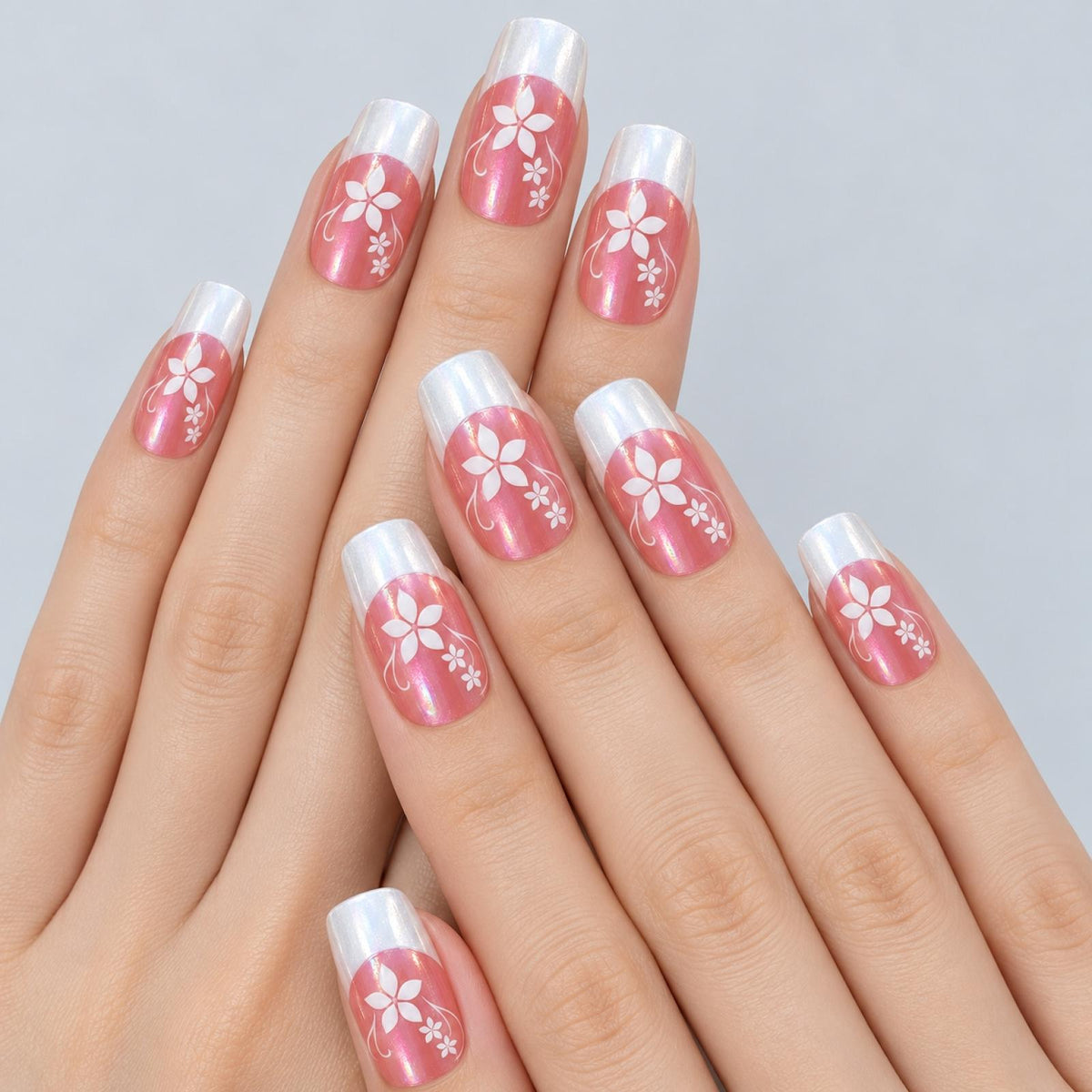 Faux ongles roses à fleurs dessinées et arabesques - vue 2
