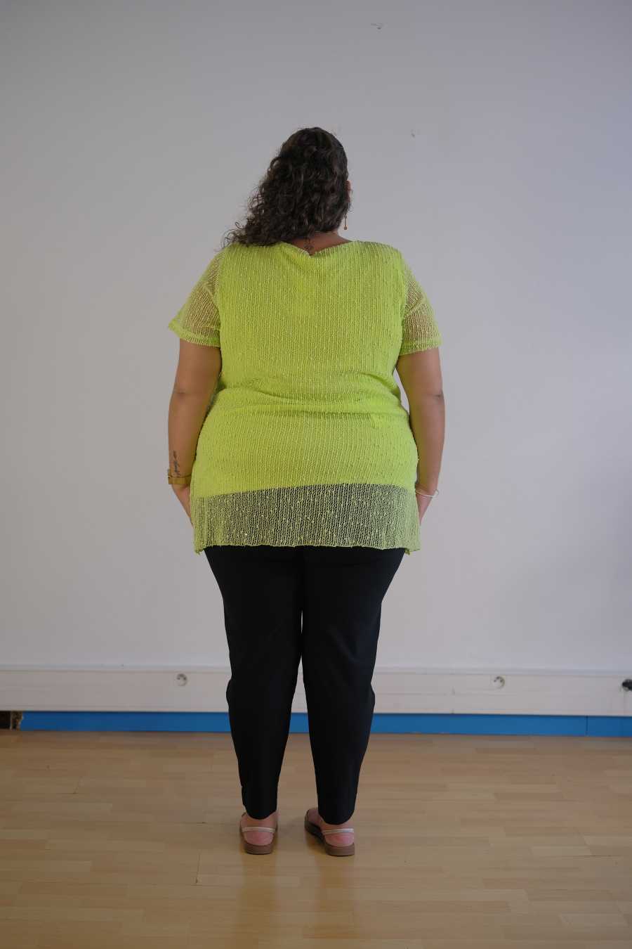 Haut à paillettes fluide jaune Modèle Lumineux - Santa Mode - vue 2