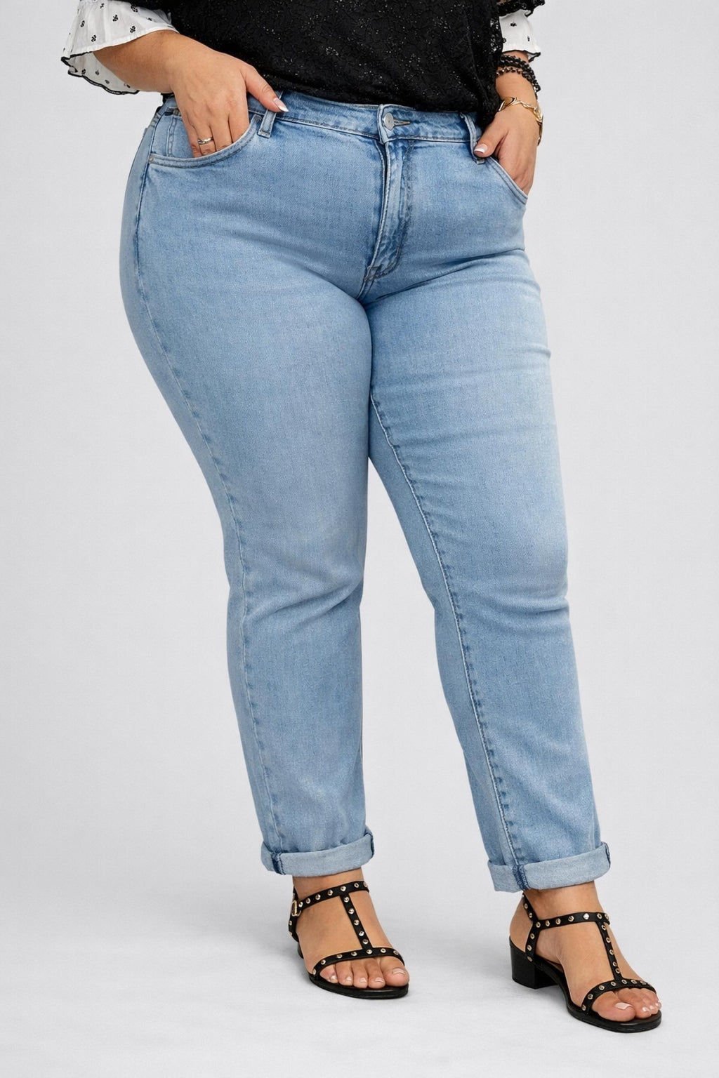 Jean femme grandes tailles bas retroussés Modèle Éfigênia
