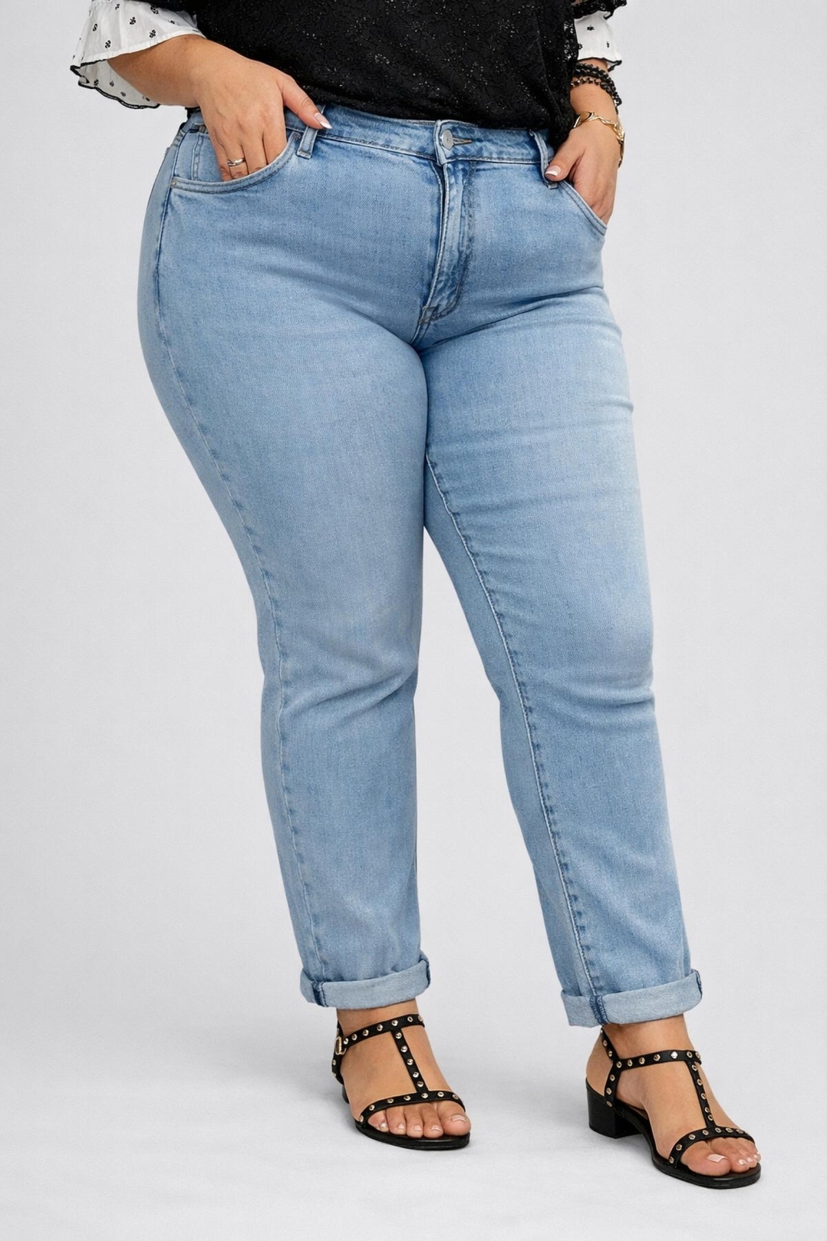 Jean femme grandes tailles bas retroussés Modèle Éfigênia