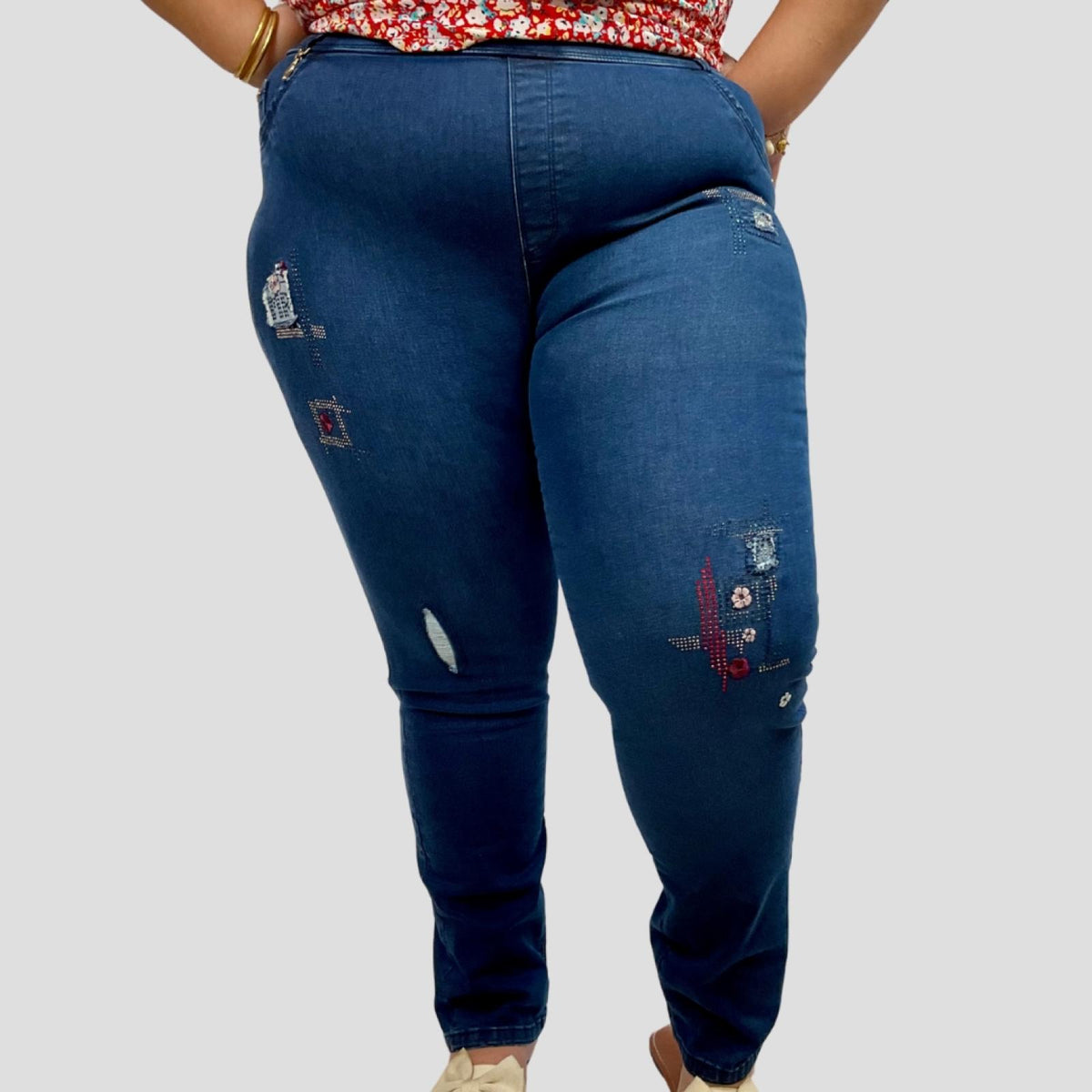 Jean femme grandes tailles patchs strass Modèle Osaka