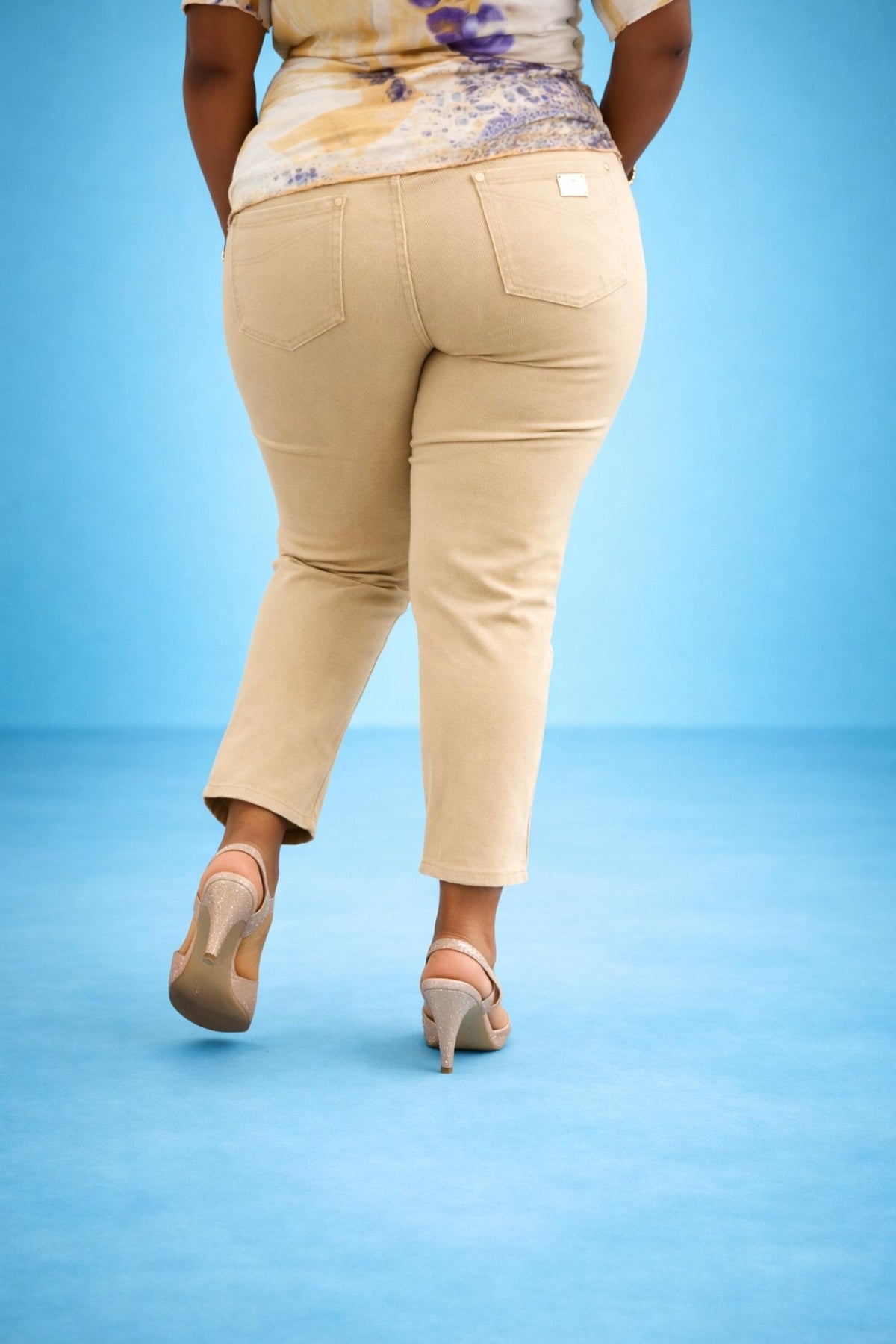 Pantacourt beige coupe ajustée Modèle Manon - vue 2