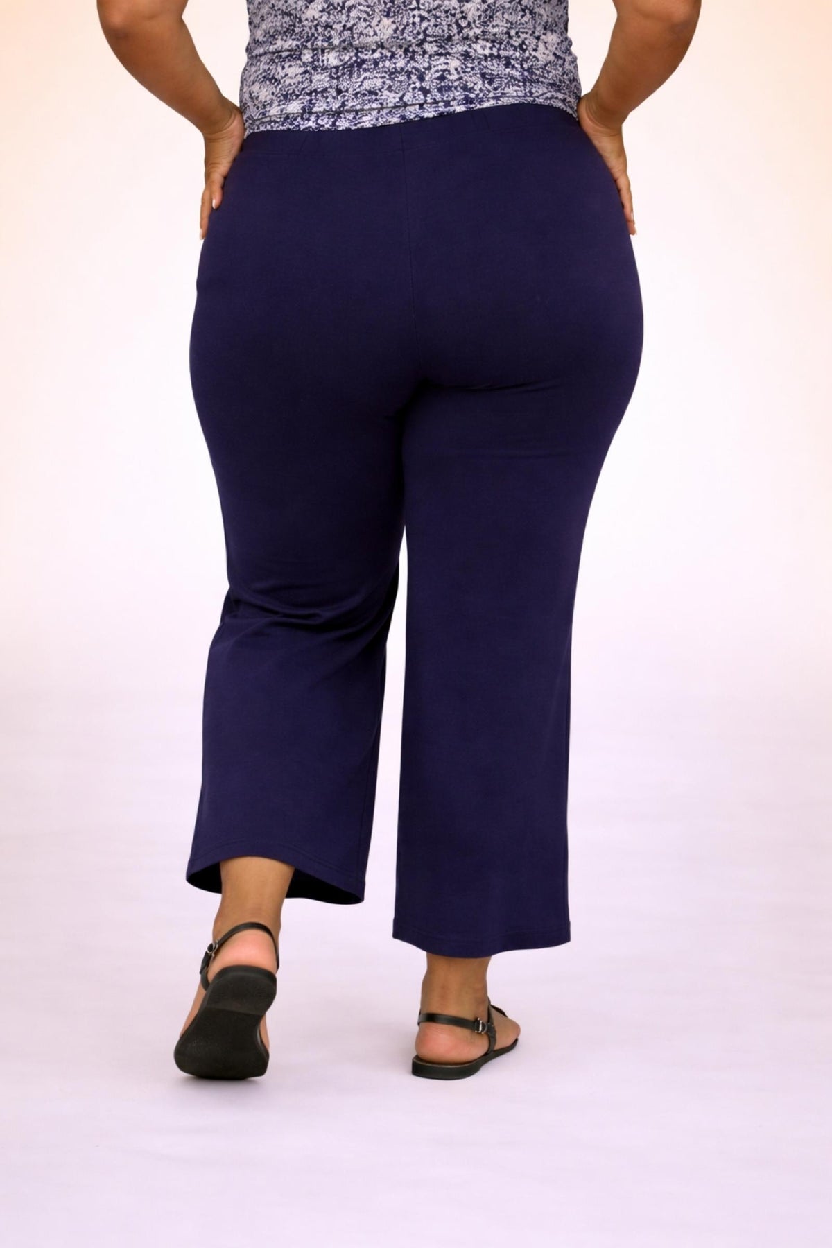 Pantacourt bleu nuit grande taille à poches Modèle H-3 - vue 2