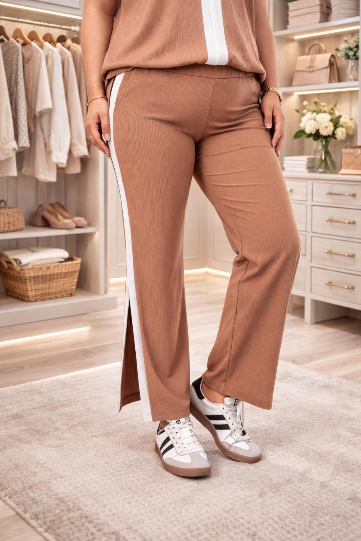 Pantalon femme grandes tailles côtelé bande contrastante Modèle Éclat