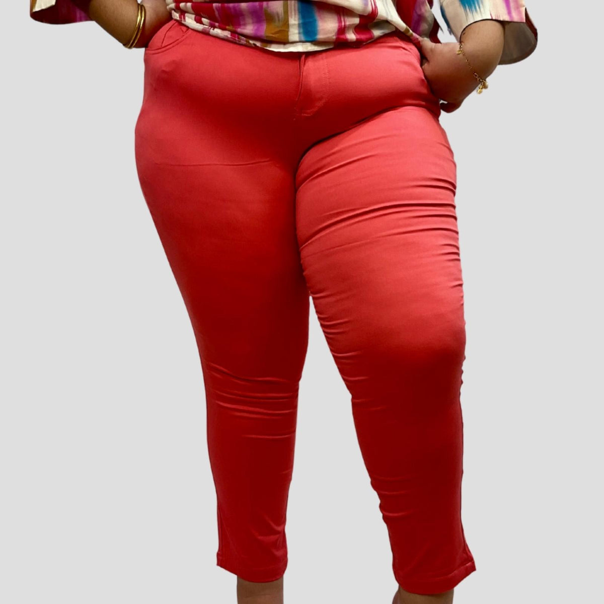 Pantalon femme grandes tailles skinny taille haute Modèle Belmira - vue 3