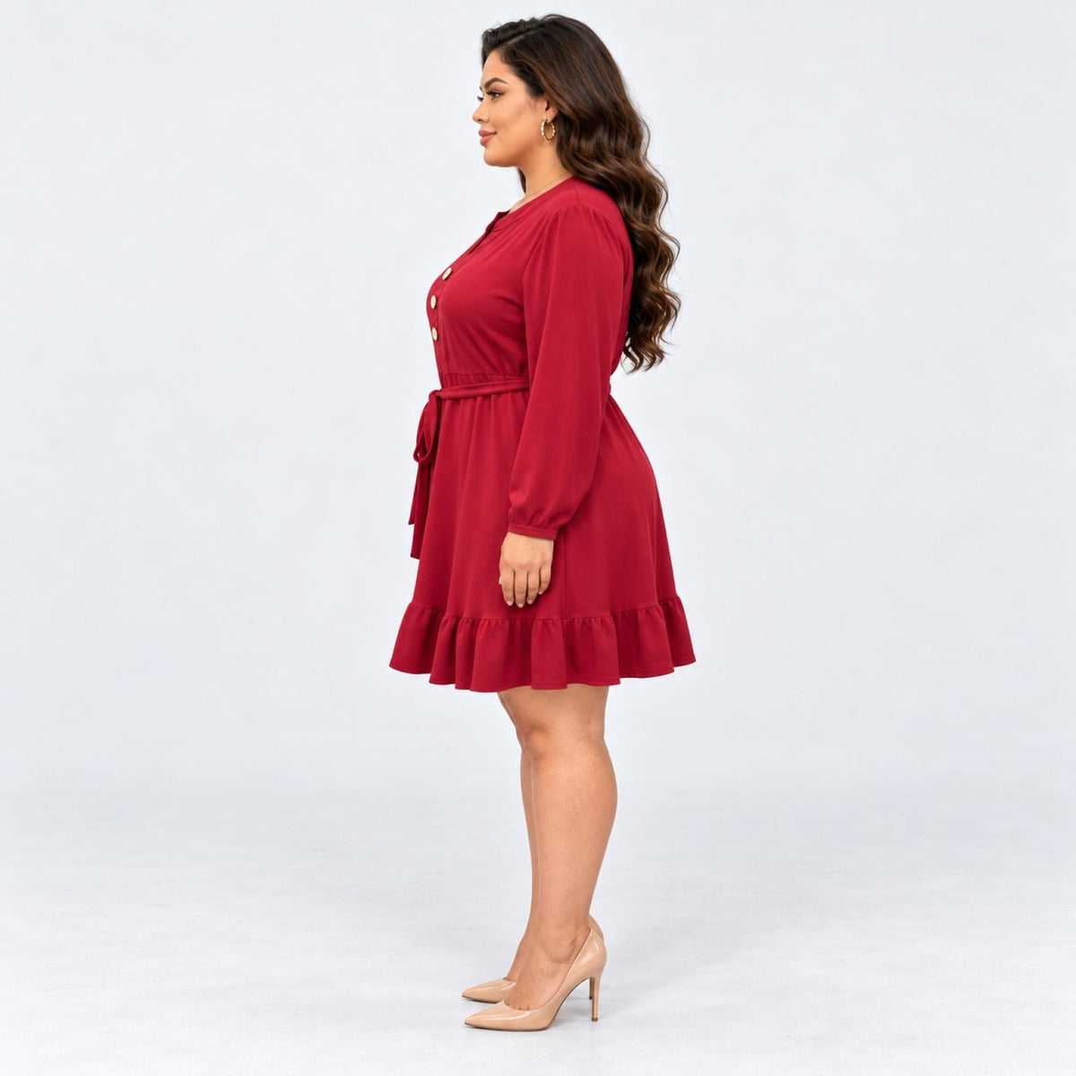 Robe grandes tailles bordeaux ceinturée col V à volant Modèle Aélis - vue 2