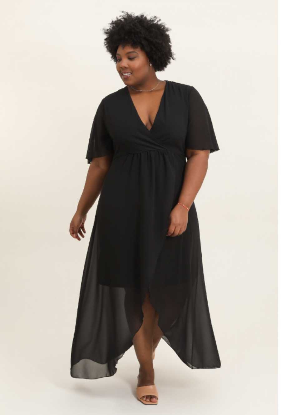 Robe grandes tailles longue mousseline croisée Modèle Amadora - Santa Mode