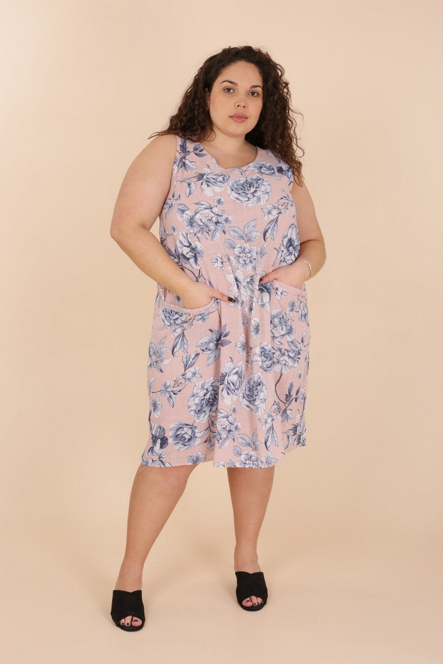 Robe grandes tailles rose imprimé floral Modèle Tarente - Santa Mode