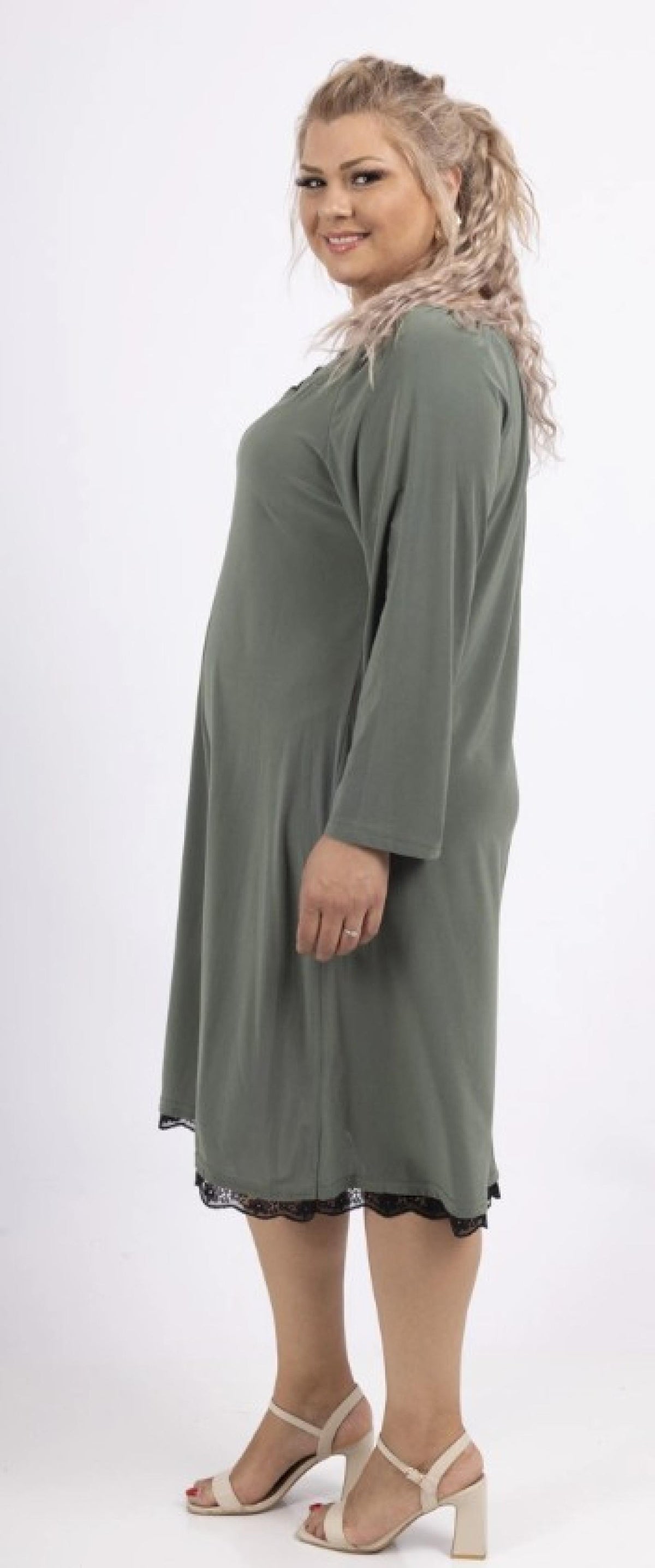Robe grandes tailles verte à col croisé Modèle Minuit - Santa Mode - vue 3