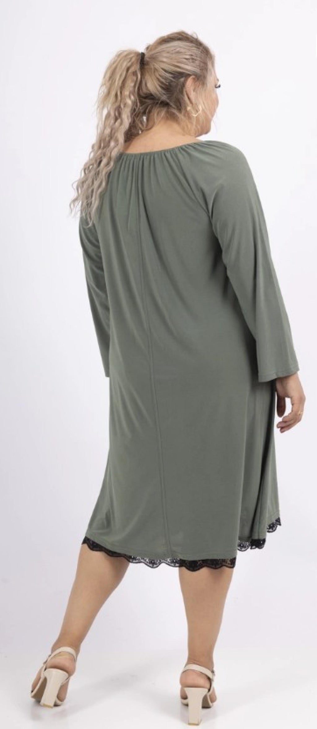 Robe grandes tailles verte à col croisé Modèle Minuit - Santa Mode - vue 4