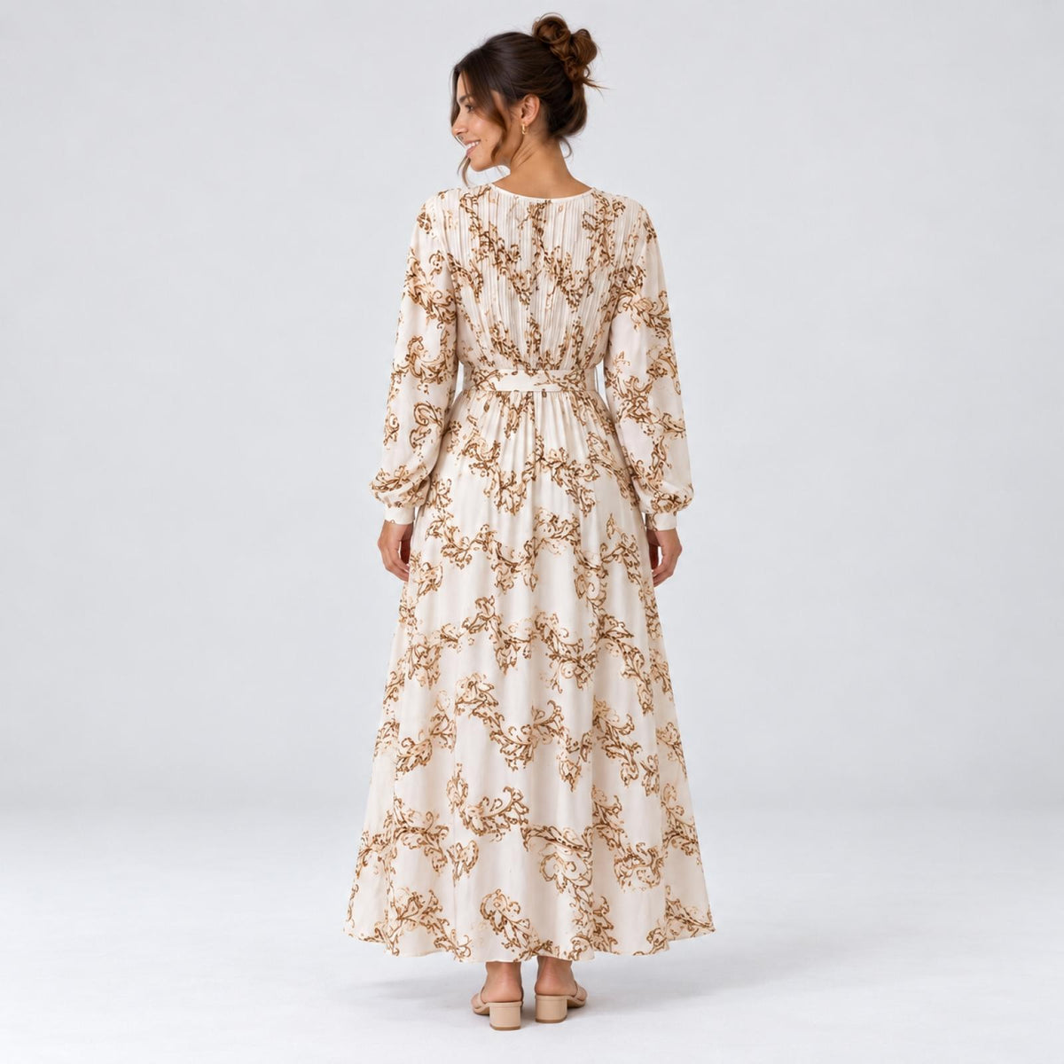 Robe longue fluide ceinturée imprimé arabesque Modèle Nila - Santa Mode - vue 2