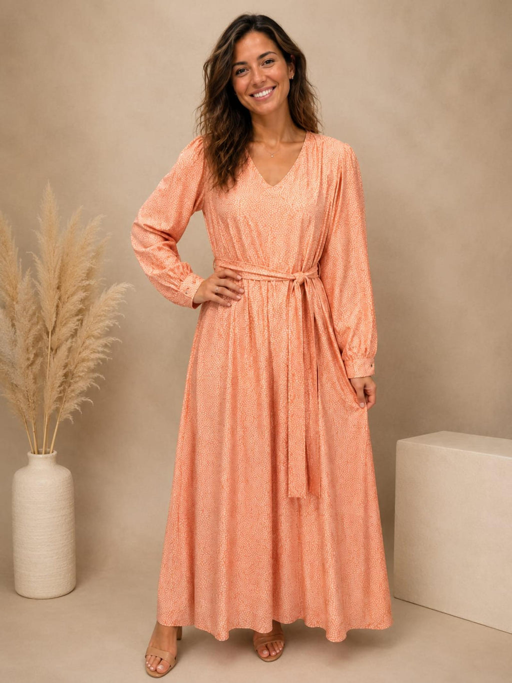 Robe longue fluide ceinturée imprimé discret Modèle Azélie - Santa Mode