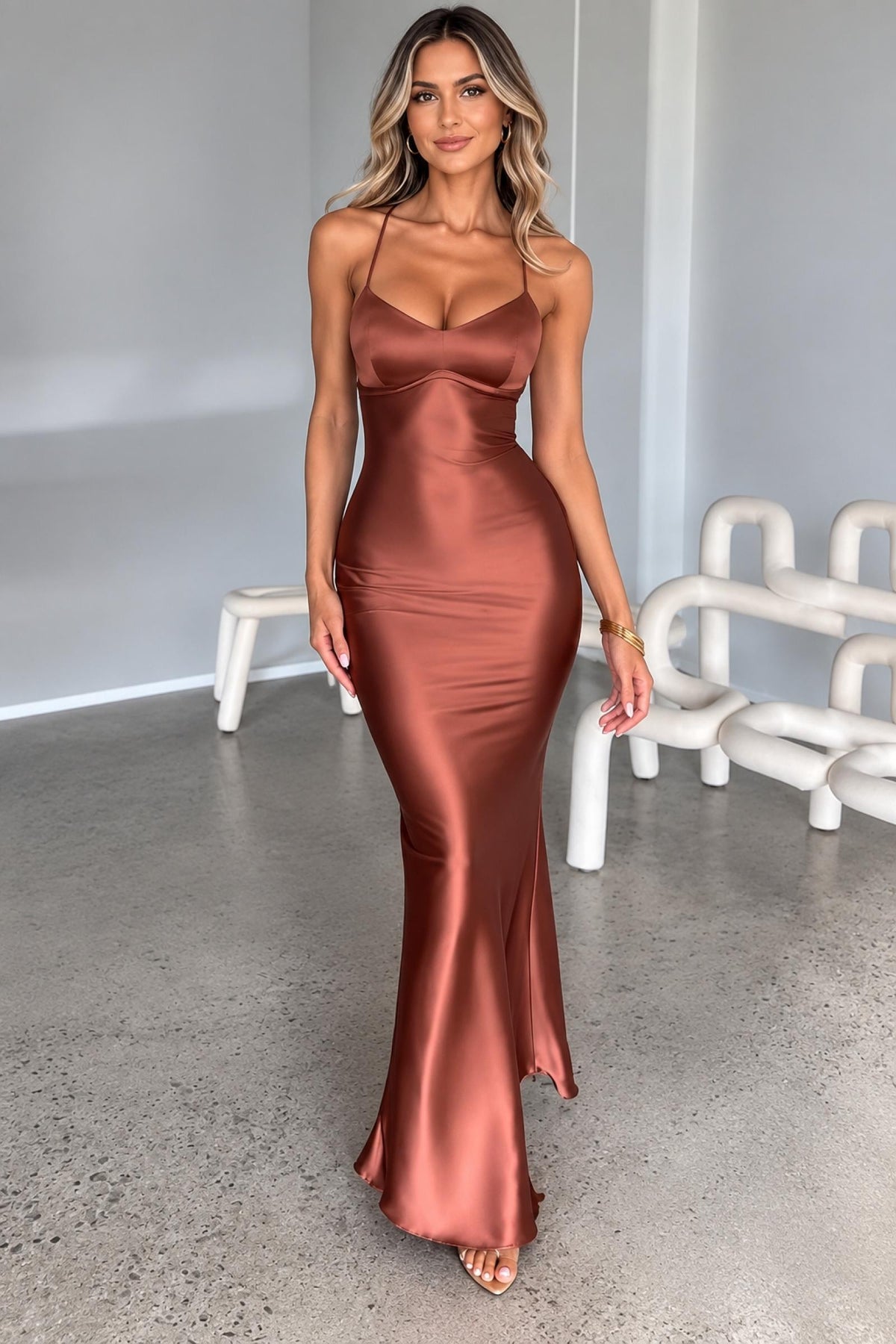 Robe longue satinée dos nu marron cuivré Modèle Victoria - vue 3