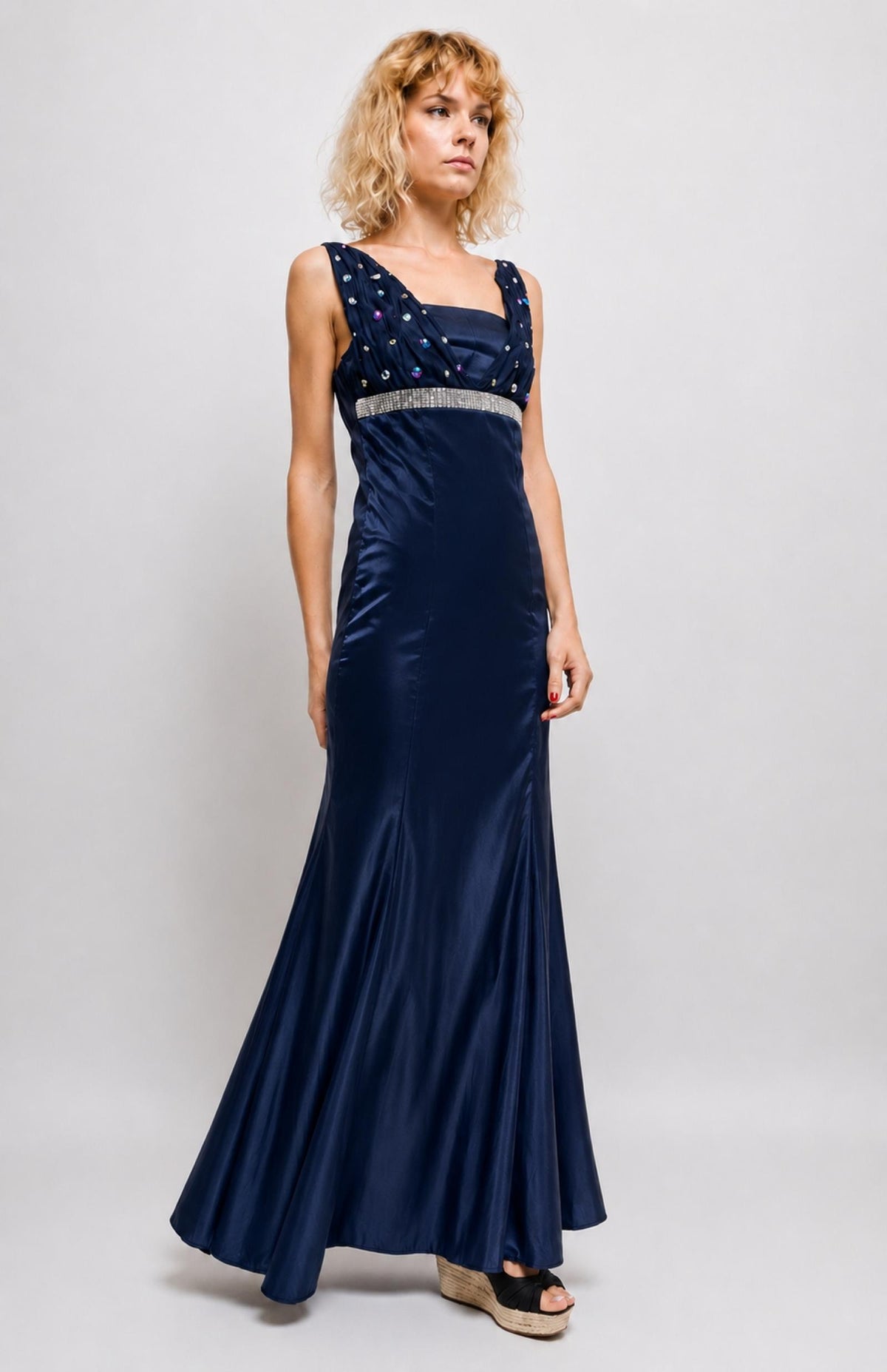 Robe longue satinée dos nu Modèle Bella - Santa Mode
