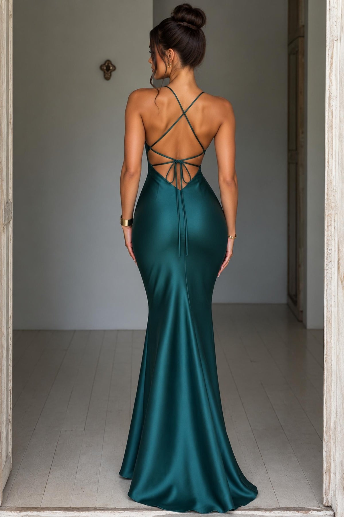 Robe longue satinée dos nu vert Modèle Victoria - vue 3
