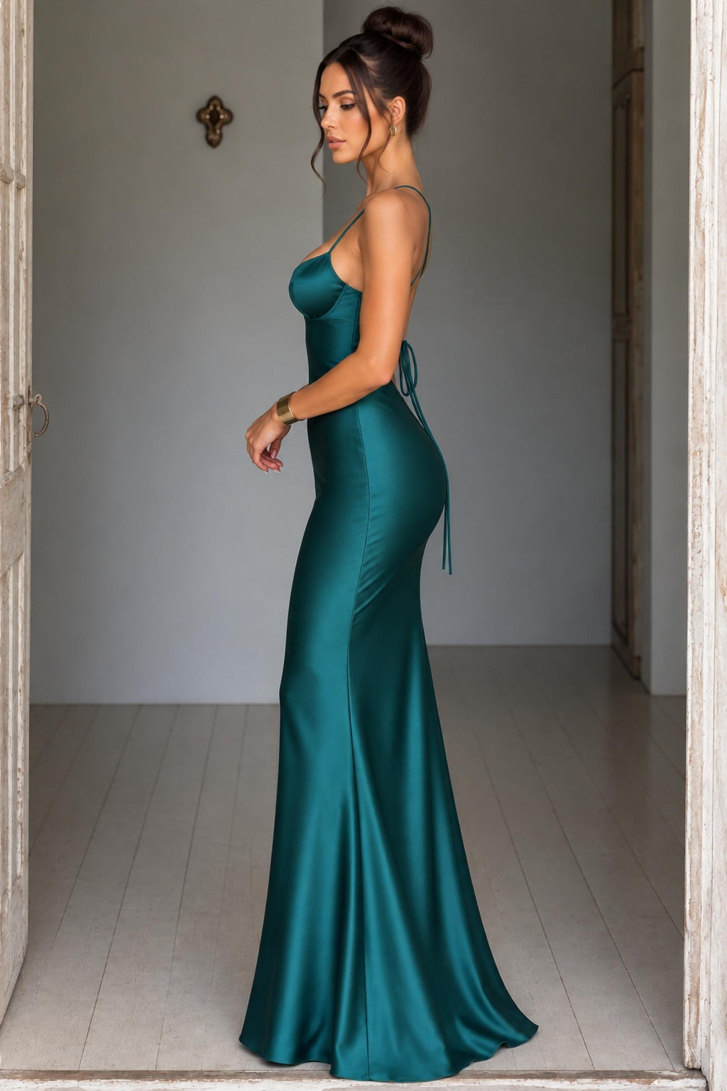 Robe longue satinée dos nu vert Modèle Victoria - vue 4