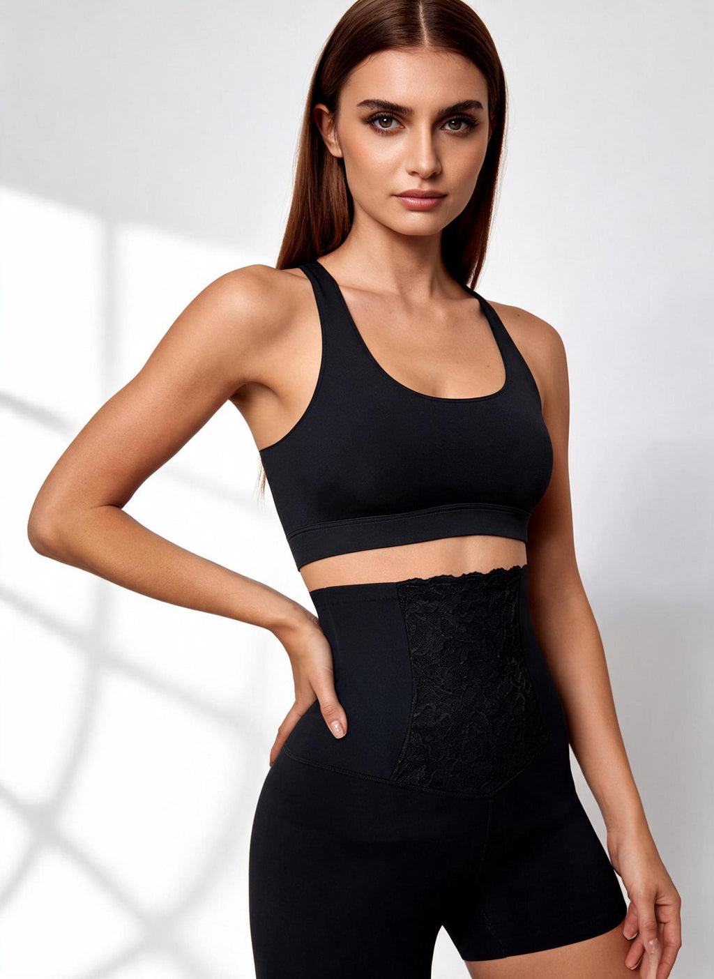 Short gainant noir à taille en dentelle - vue 8