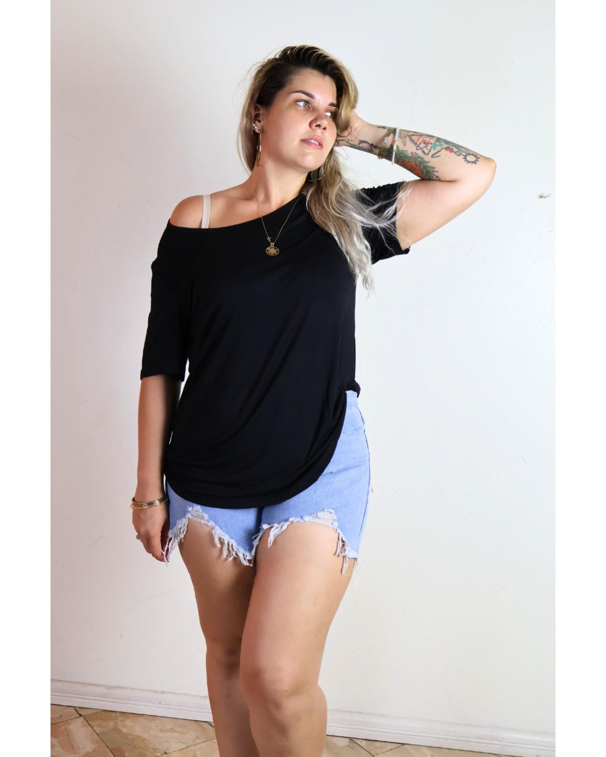 Short jean femme grandes tailles taille haute à ourlet effiloché - vue 4