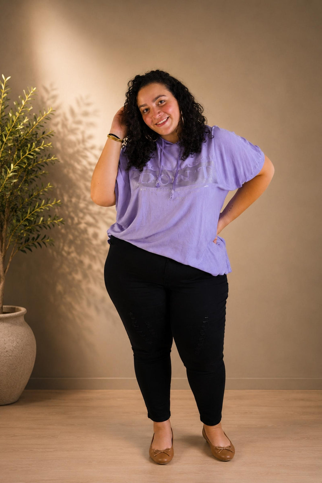 T-shirt femme grandes tailles à capuche Modèle Confort - vue 4