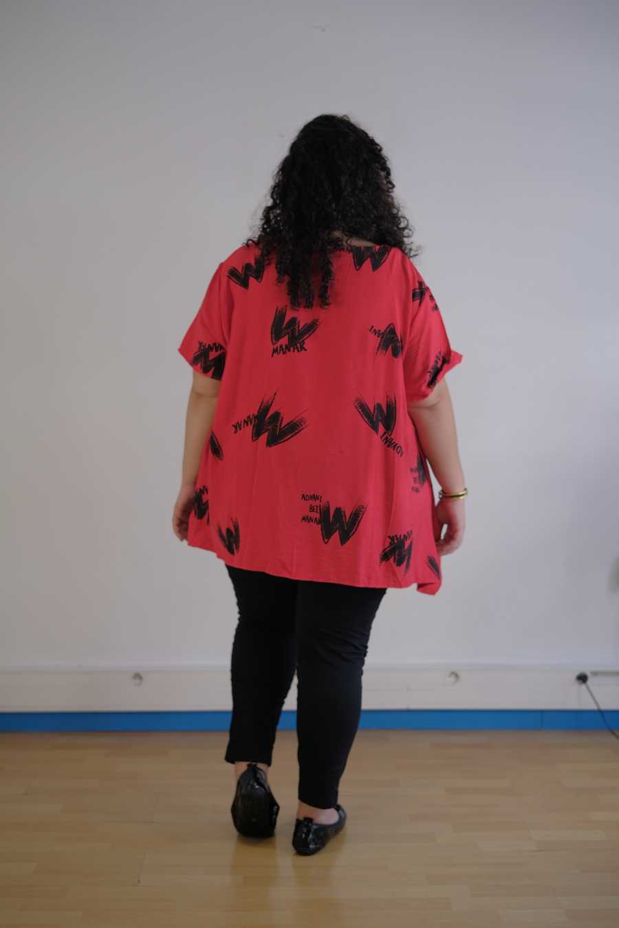 T-shirt femme rouge graphique Modèle Audace - Santa Mode - vue 2