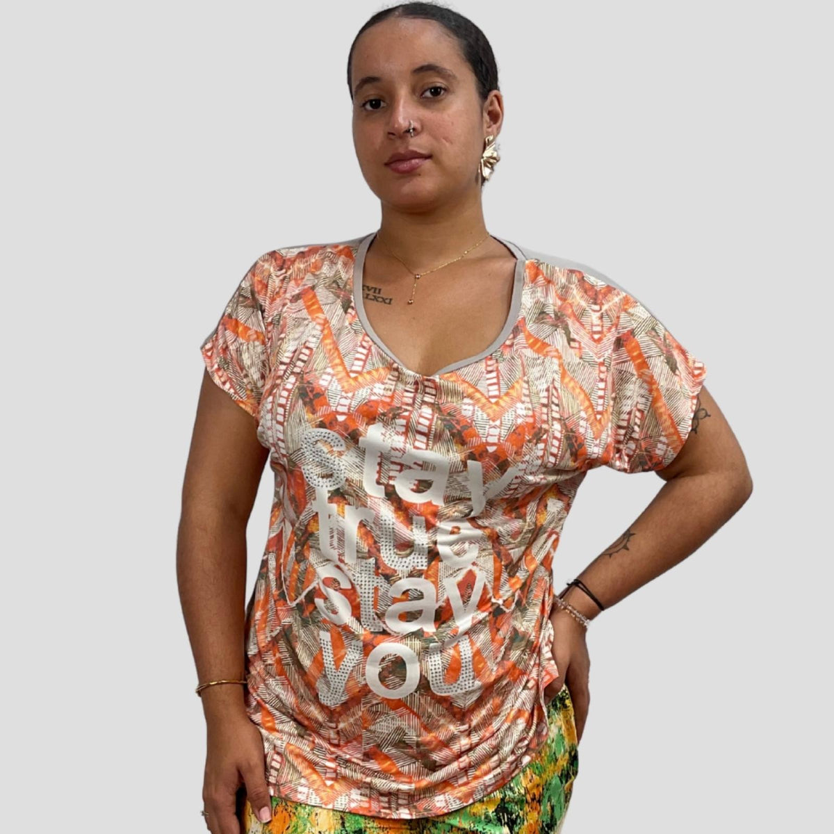 Top beige graphique Modèle Isabella
