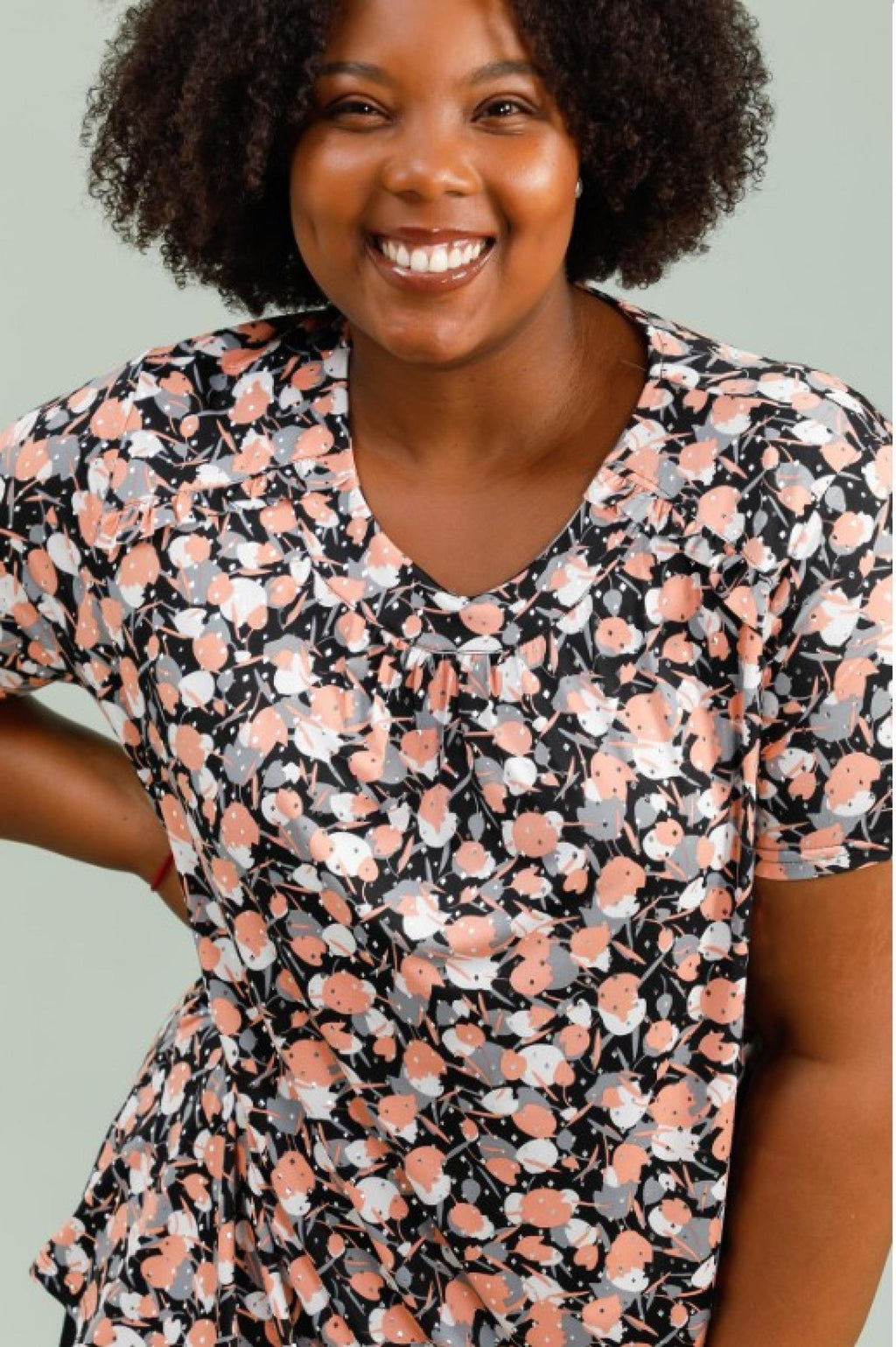 Top femme grandes tailles floral noir Modèle Ania - Santa Mode