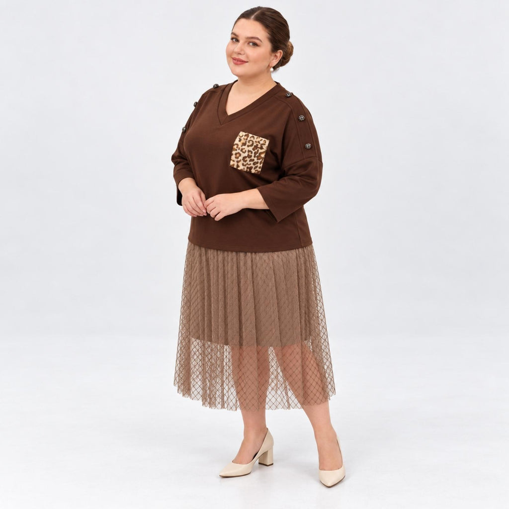 Top grandes tailles chocolat col V poche léopard Modèle Eloïsa - vue 3