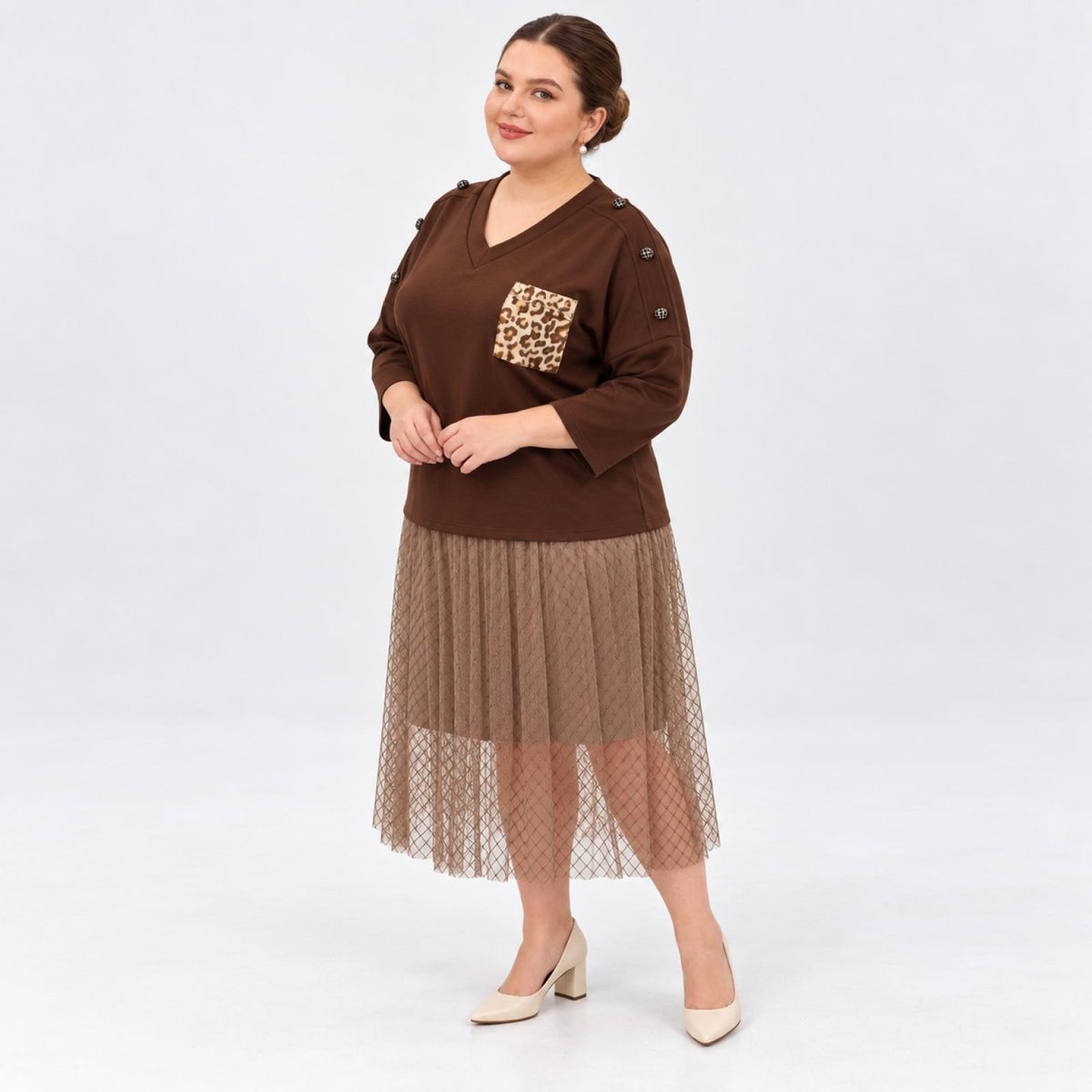 Top grandes tailles chocolat col V poche léopard Modèle Eloïsa - vue 3