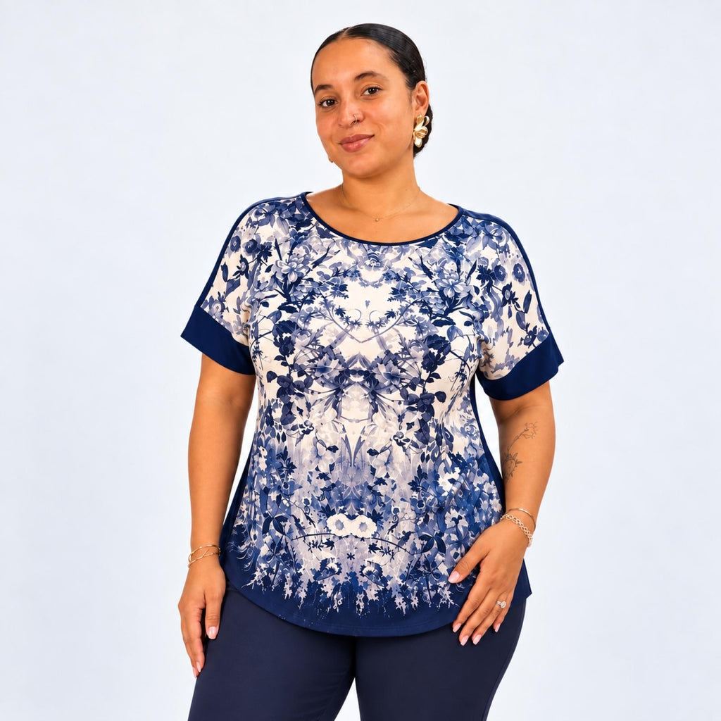 Top grandes tailles imprimé fleuri bleu nuit Modèle Vittoria